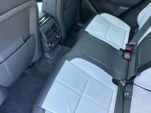 New 2026 Land Rover Range Rover Velar Dynamic SE image 20