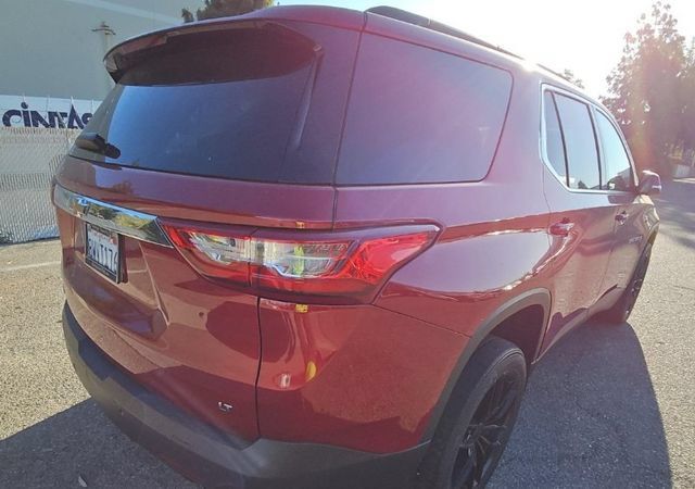 Used 2021 Chevrolet Traverse LT FWD image 13