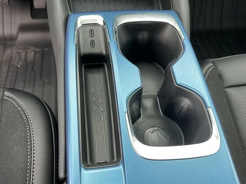 New 2025 Chevrolet Equinox EV LT image 22