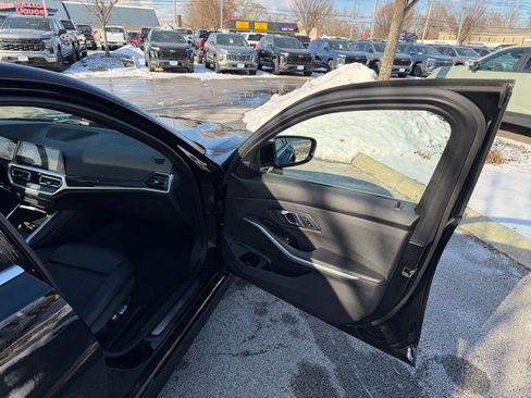 Used 2019 BMW 330i xDrive Sedan w/ Convenience Package image 23