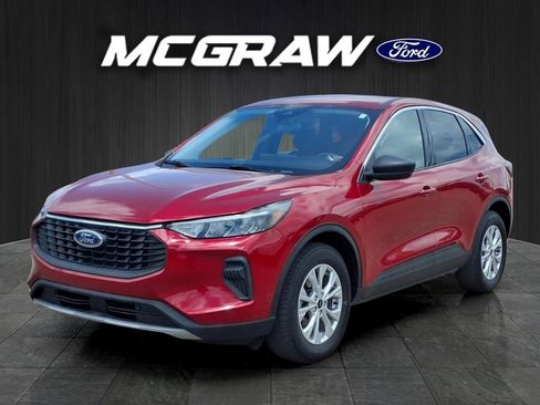 Used 2023 Ford Escape Active w/ Tech Pack #1 AWD/4WD image 1