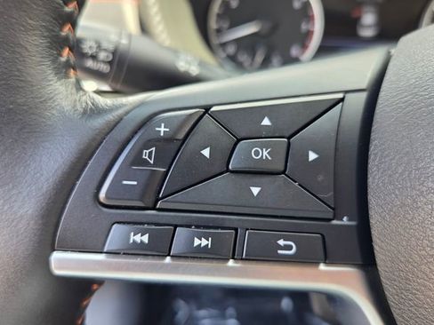 Used 2025 Nissan Sentra SR w/ SR Premium Package FWD image 29