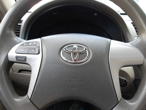 Used 2007 Toyota Camry LE FWD image 14