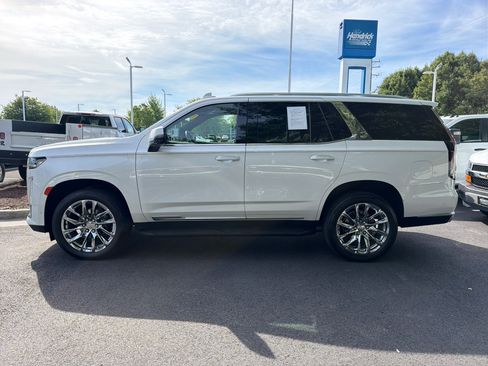 Used 2021 Cadillac Escalade Premium Luxury AWD/4WD image 7