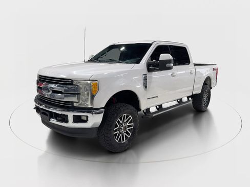 Used 2017 Ford F250 Lariat w/ Lariat Value Package image 6