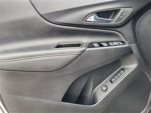 Used 2023 Chevrolet Equinox Premier image 22