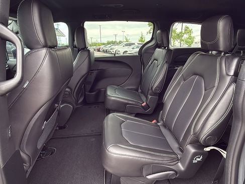 New 2026 Chrysler Voyager LX image 16