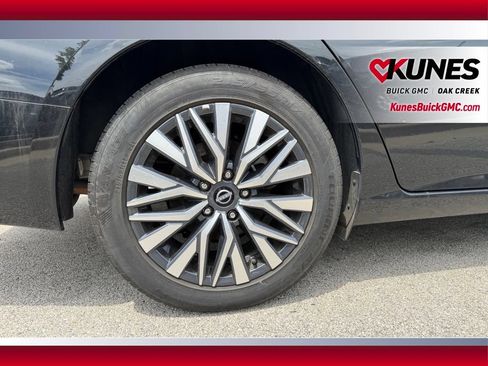 Used 2025 Nissan Altima 2.5 SV FWD image 6