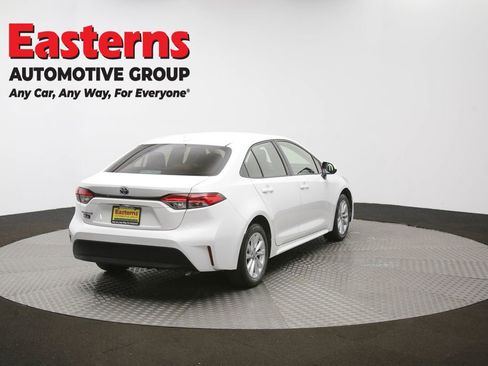 Used 2024 Toyota Corolla LE w/ LE Convenience Package FWD image 39