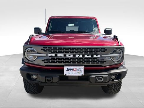 Used 2025 Ford Bronco Badlands AWD/4WD image 2
