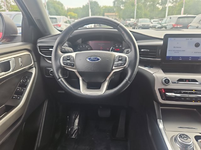 Used 2023 Ford Explorer XLT w/ Equipment Group 202A AWD/4WD image 28