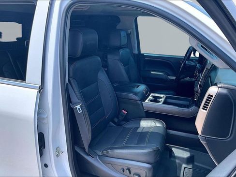 Used 2018 GMC Sierra 2500 Denali w/ Duramax Plus Package AWD/4WD image 7
