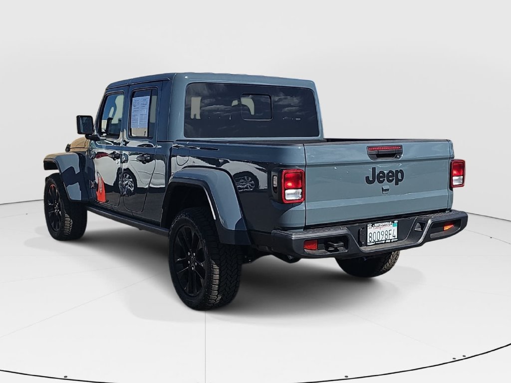 Used 2025 Jeep Gladiator Sport AWD/4WD image 5