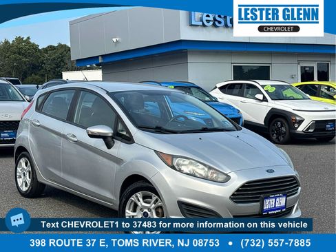 Used 2016 Ford Fiesta SE FWD image 1