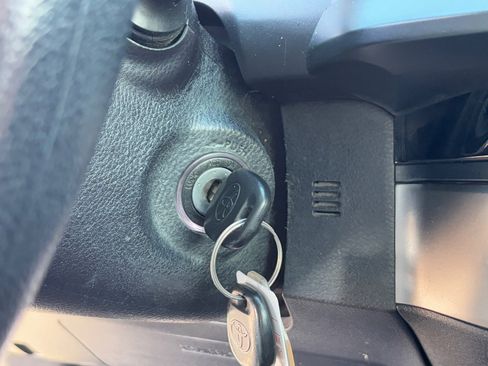 Used 2016 Toyota Tacoma SR image 27