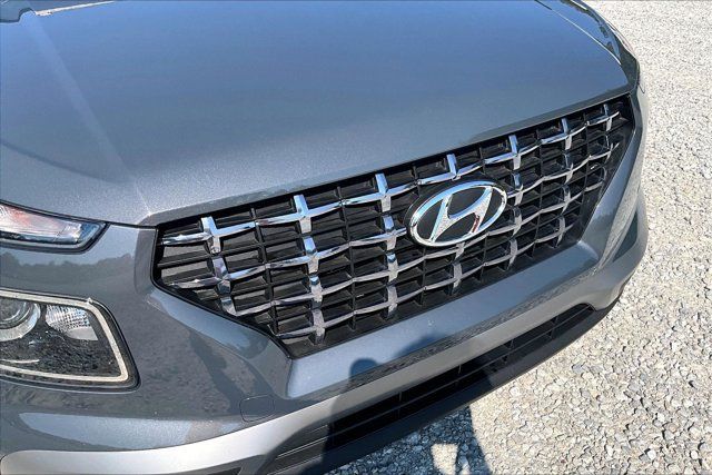 Used 2025 Hyundai Venue SEL FWD image 27