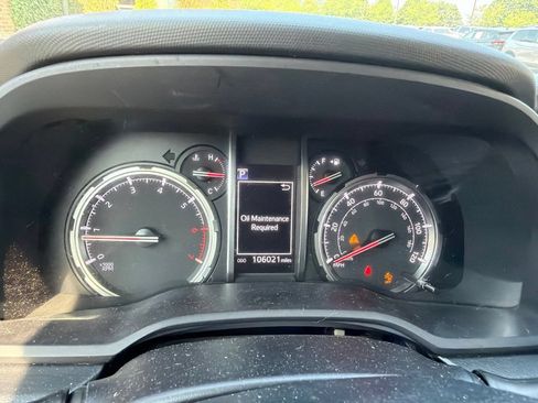 Used 2020 Toyota 4Runner Venture w/ Moonroof Package AWD/4WD image 15