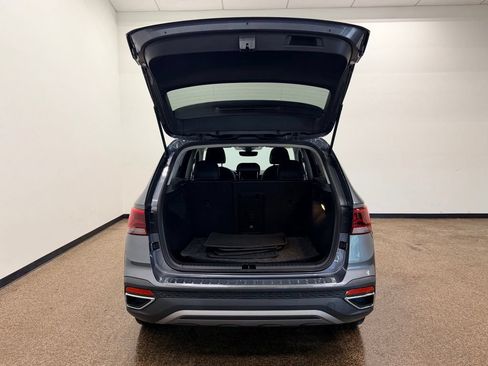 Used 2022 Volkswagen Taos SE AWD/4WD image 4