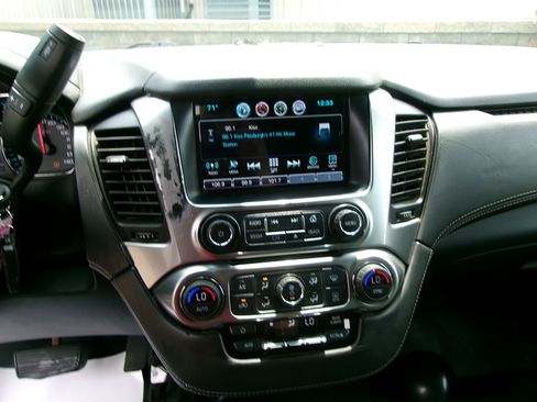 Used 2019 Chevrolet Tahoe 4WD w/ Remote Keyless Entry Package image 15