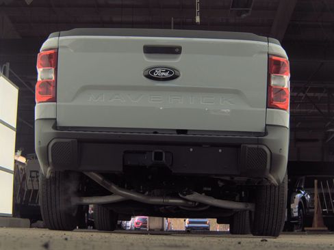 Used 2025 Ford Maverick XLT w/ Equipment Group 301A AWD/4WD image 18