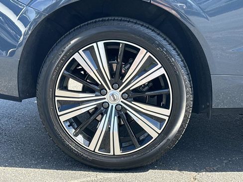 Certified 2023 Volvo XC60 B5 Plus w/ Climate Package image 27