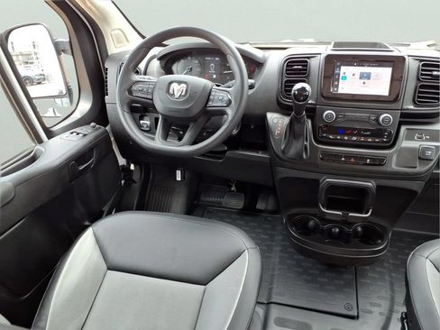 Used 2024 RAM ProMaster 2500 w/ Convenience Group FWD image 6