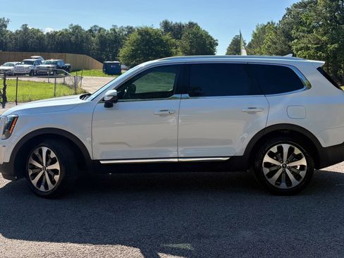 Used 2020 Kia Telluride EX w/ EX Premium Package FWD image 4