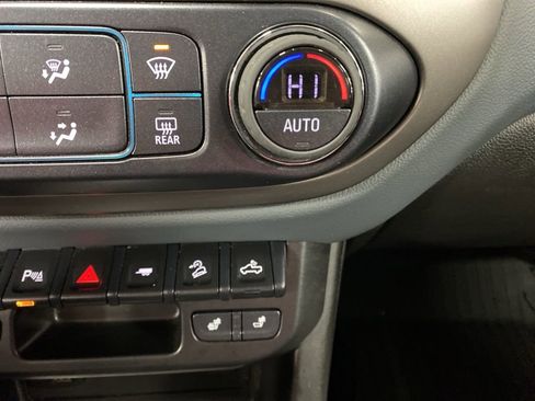 Used 2022 Chevrolet Colorado Z71 w/ Safety Package image 46