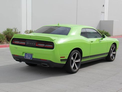 Used 2019 Dodge Challenger SXT image 5