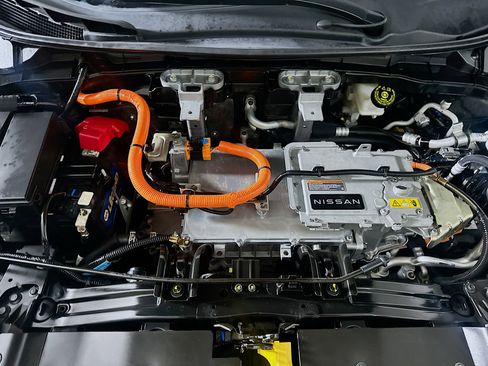 Used 2023 Nissan Ariya FWD image 31