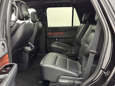 Used 2024 Lincoln Navigator Premiere image 26