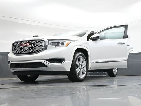 Used 2019 GMC Acadia Denali w/ Technology Package FWD image 40