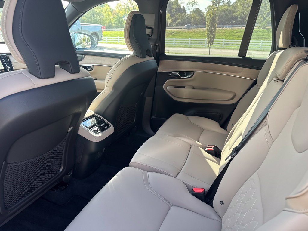 Used 2026 Volvo XC90 B6 Plus AWD/4WD image 12