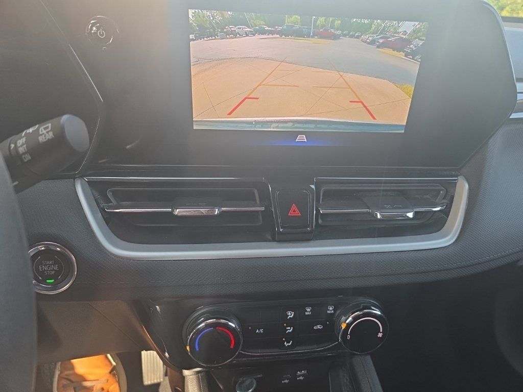 Used 2025 Chevrolet TrailBlazer LT FWD image 10