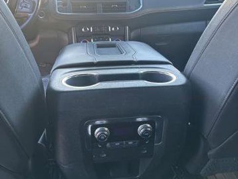 Used 2022 GMC Yukon XL AT4 image 19