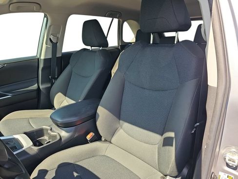 Used 2023 Toyota RAV4 LE FWD image 15