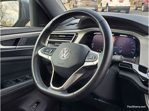 Used 2025 Volkswagen Atlas Cross Sport SE image 26