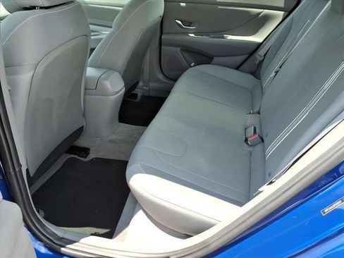 Used 2023 Hyundai Elantra SEL w/ Convenience Package FWD image 10