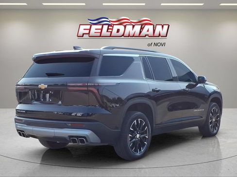 Used 2025 Chevrolet Traverse LT w/ Sun and Wheel Package FWD image 6