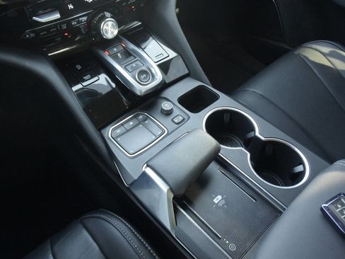 Used 2024 Acura MDX SH-AWD w/ Technology Package image 26