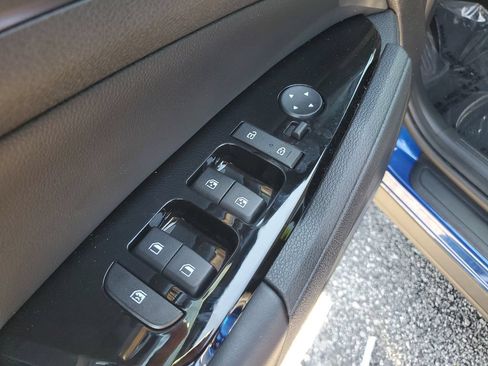 Used 2024 Kia Sportage EX FWD image 19