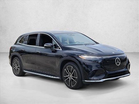 Used 2023 Mercedes-Benz EQS 450+ SUV image 3
