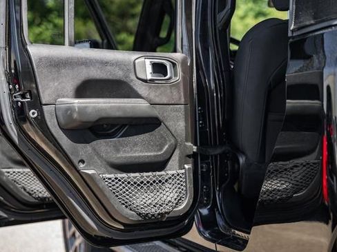 Used 2020 Jeep Gladiator Overland w/ Cold Weather Group image 34