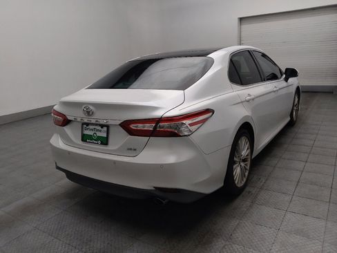 Used 2018 Toyota Camry XLE FWD image 9