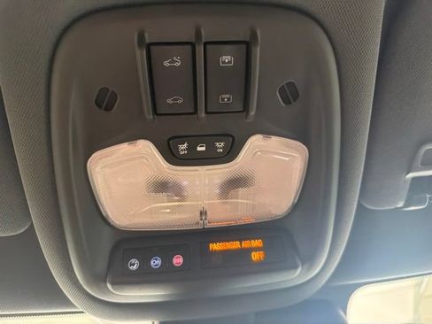 Used 2022 Chevrolet TrailBlazer RS w/ Sun and Liftgate Package AWD/4WD image 23