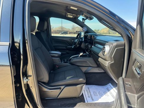 Used 2023 Chevrolet Colorado LT image 32