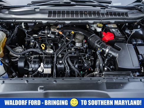 Used 2019 Ford Edge SE image 16