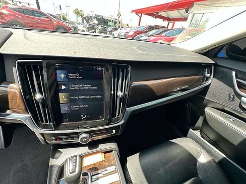 Used 2018 Volvo S90 T5 Momentum w/ Convenience Package FWD image 12
