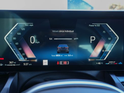 Certified 2025 BMW 530i xDrive w/ Premium Package image 21