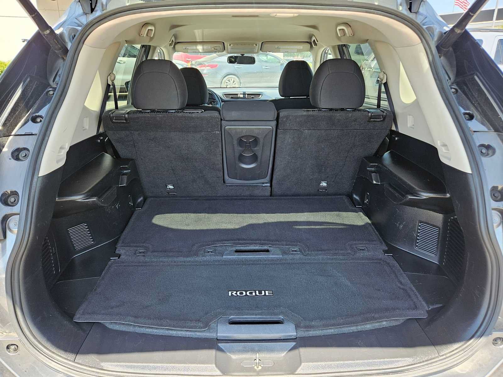 Used 2018 Nissan Rogue SV FWD image 29